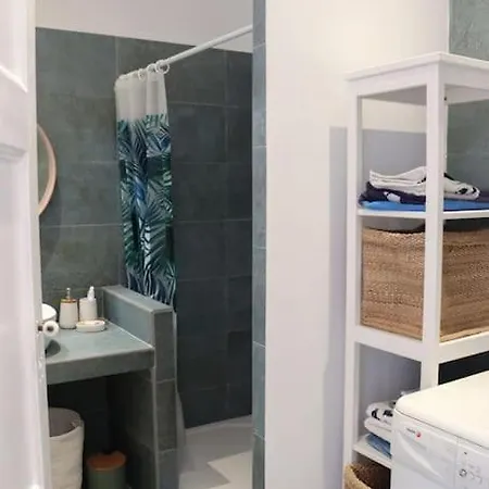 Le Rostan Deux Chambres Avec Balcons * Antibes